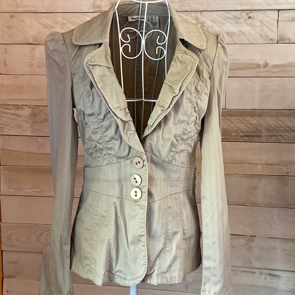 Women’s DKNY Jeans Khaki Color Ruffled Blazer Size Small